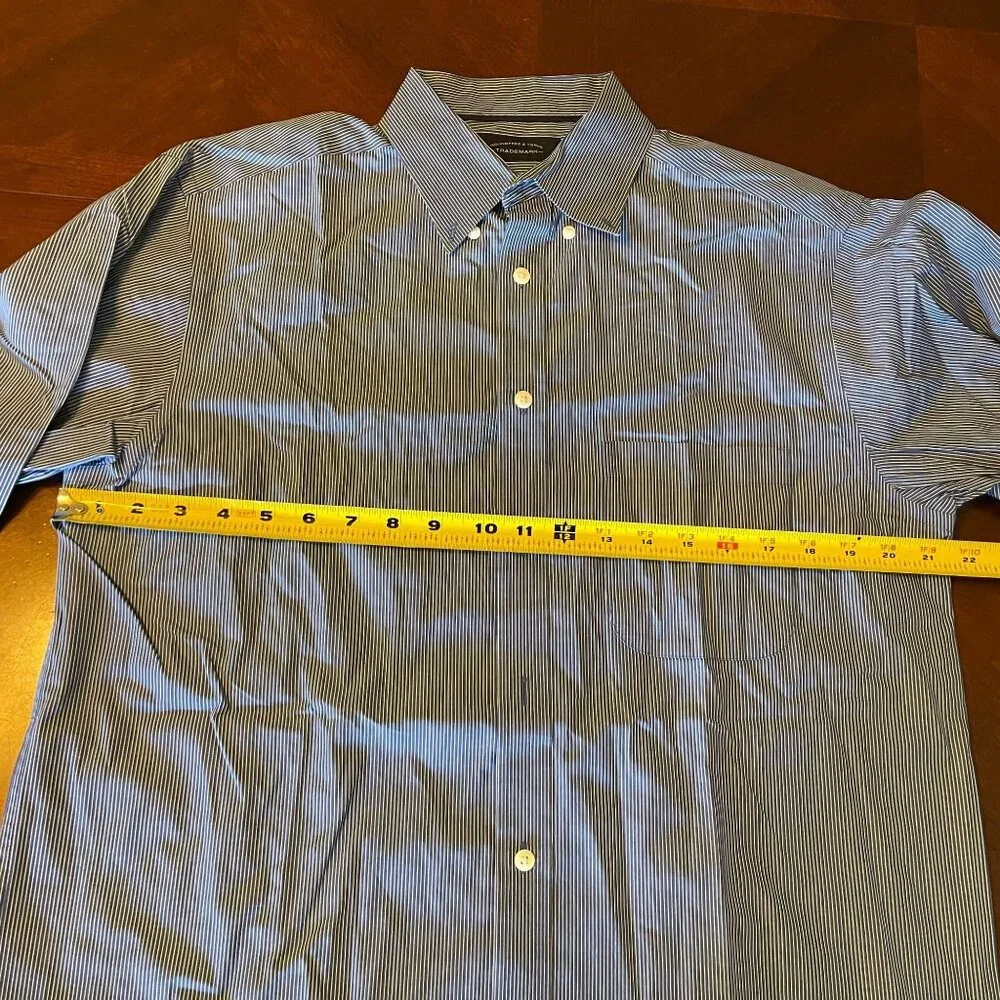 Roundtree & Yorke Blue & White Striped Cotton mens's  Button-Down Shirt M‎
